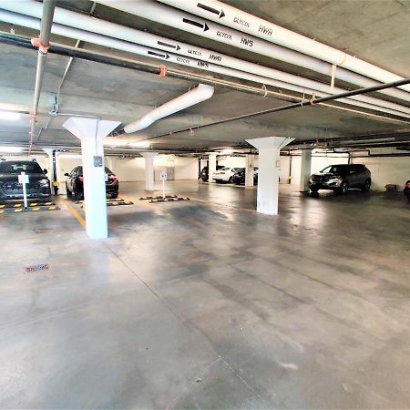 YYC Monki Di Executive Suites - Glas - Luxury Inner City Home 3 Min To Downtown W Private Rooftop Patio Fireplace מראה חיצוני תמונה