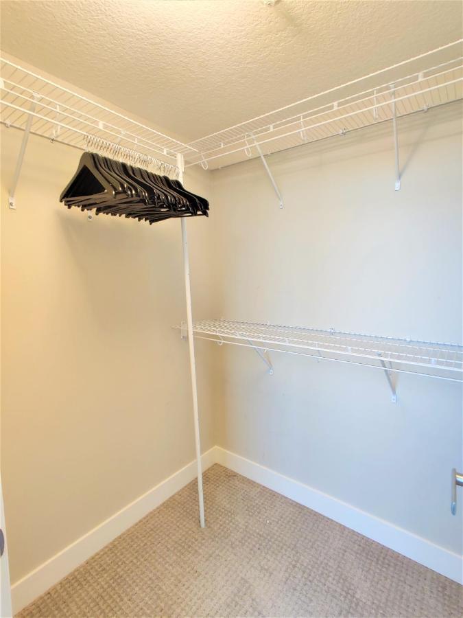 YYC Monki Di Executive Suites - Glas - Luxury Inner City Home 3 Min To Downtown W Private Rooftop Patio Fireplace מראה חיצוני תמונה