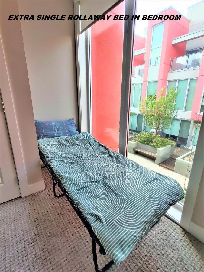 YYC Monki Di Executive Suites - Glas - Luxury Inner City Home 3 Min To Downtown W Private Rooftop Patio Fireplace מראה חיצוני תמונה
